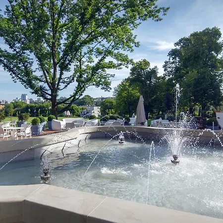 Relais & Chateaux Quadrille - Adults Only غدينيا