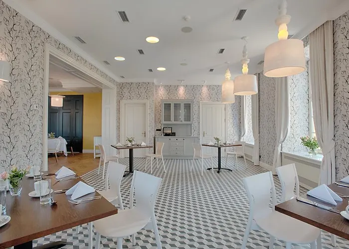 Отель Relais & Chateaux Hotel Quadrille - Adults Only Гдыня