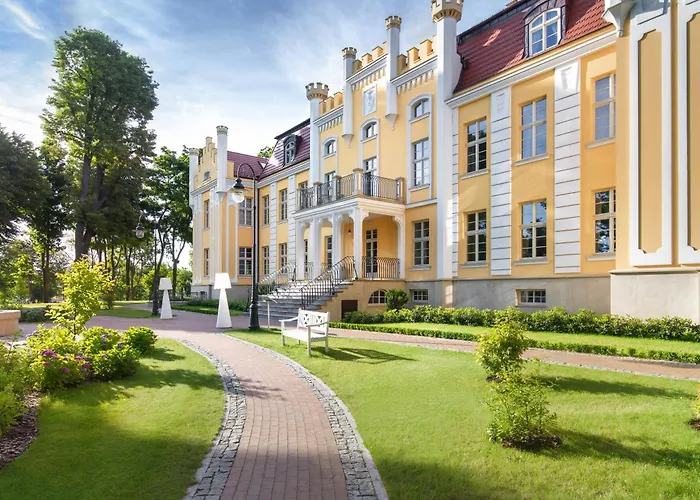 Отель Relais & Chateaux Hotel Quadrille - Adults Only Гдыня